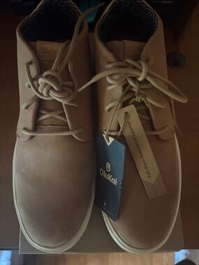 OluKai Men’s Tan papaku ‘ili boots, waterproof leather NEW